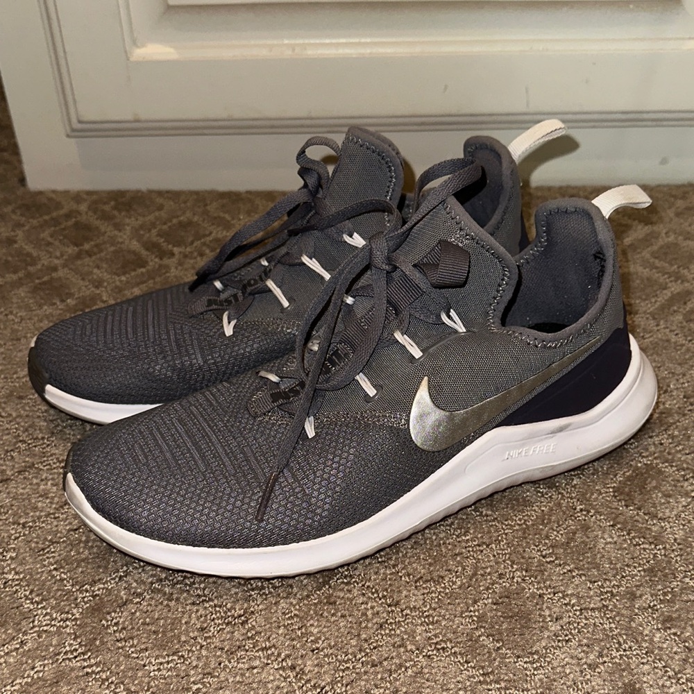 Nike Women's Gray Sneakers